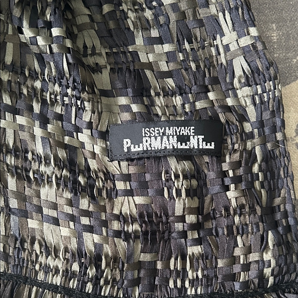 Issey Miyake Black and Gray Textured Wrap